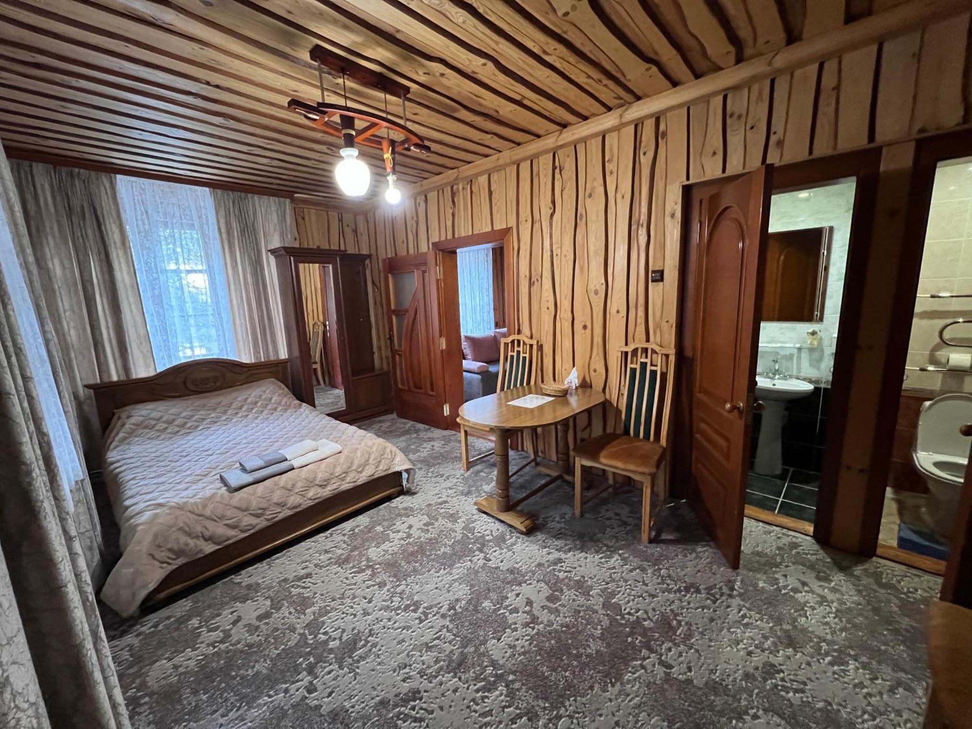 U Yaroslava Hotel Jaremče Esterno foto