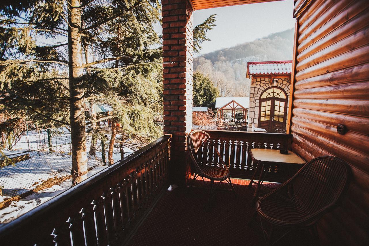 U Yaroslava Hotel Jaremče Esterno foto