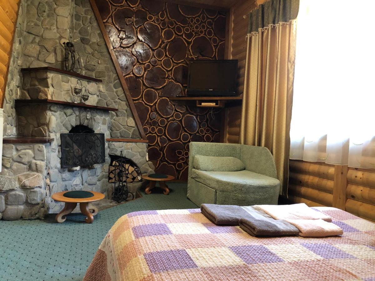 U Yaroslava Hotel Jaremče Esterno foto