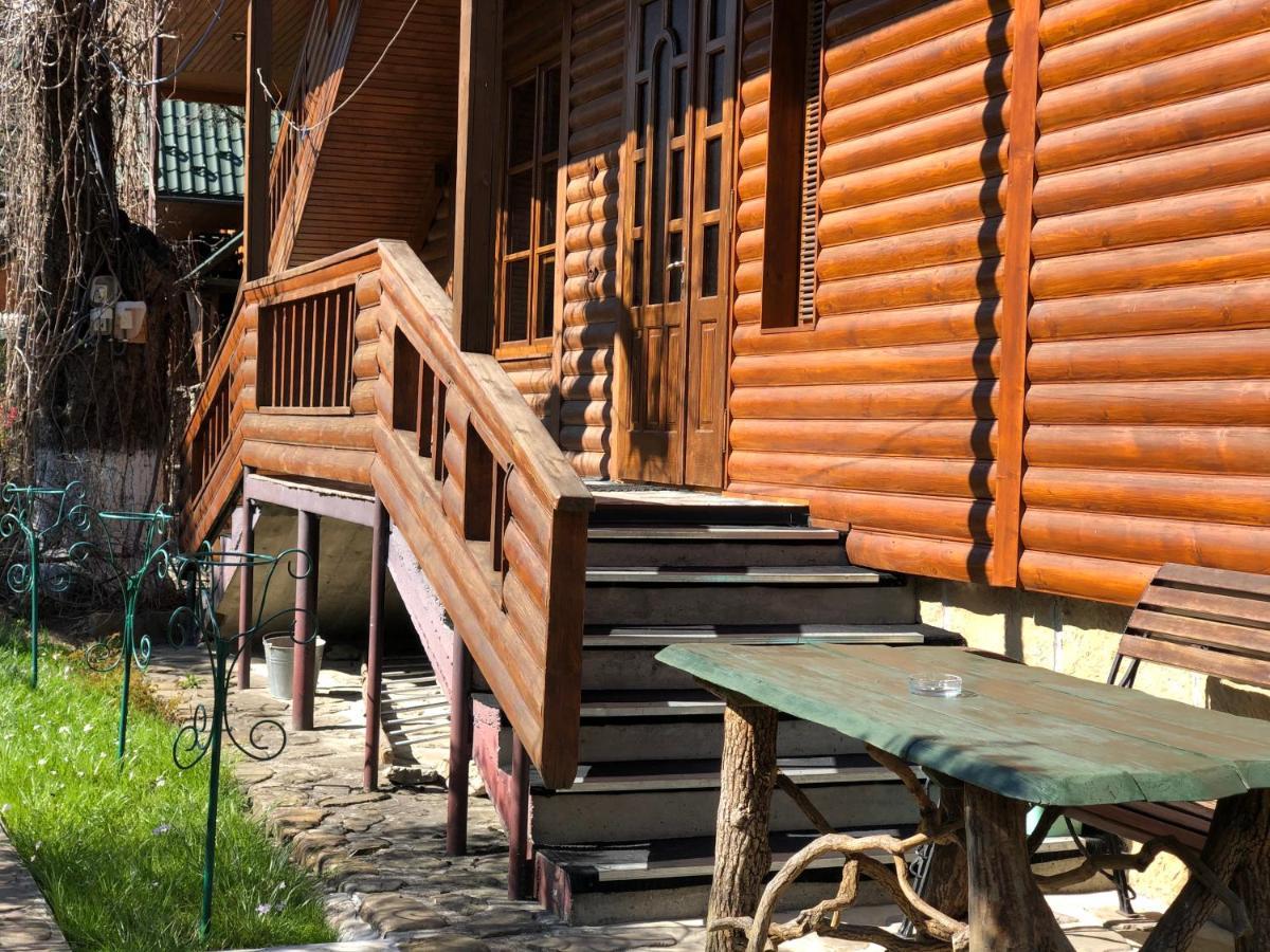 U Yaroslava Hotel Jaremče Esterno foto